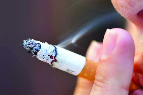 سیگاری ها 15 سال زودتر سرطان می گیرند