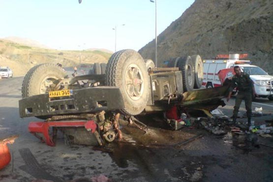 واژگونی تریلر در فیروزکوه حادثه آفرید