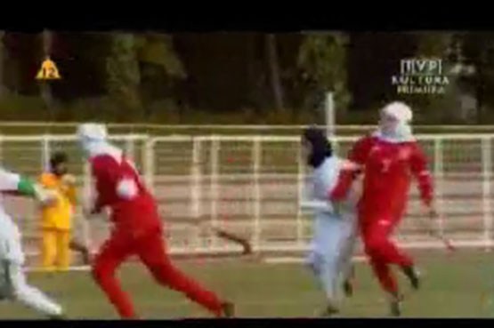 زنان فوتبالیست ایرانی سقوط کردند