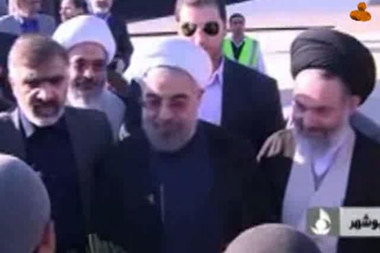 بازدید رئیس‌جمهور از مناطق زلزله‌زده بوشهر