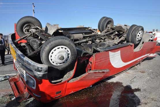 تصویر تصادف زائران کربلا در جاده هراز 11 کشته و مجروح داشت
