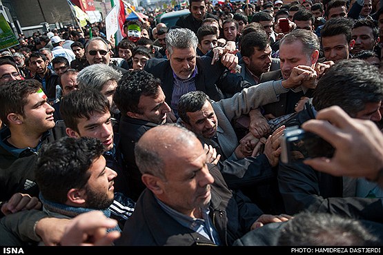 حضور احمدی نژاد در راهپیمایی 22 بهمن