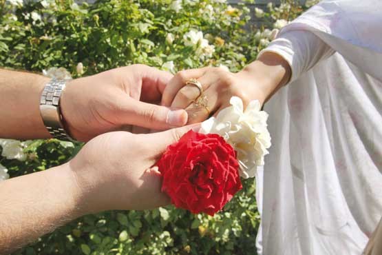 اشتغال زنان ،سن ازدواج را افزایش داده است