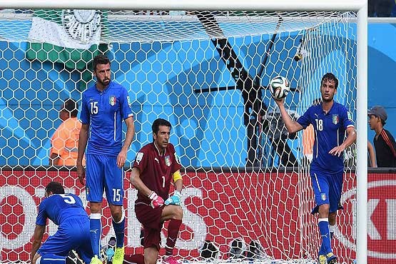 خلاصه‌ای از بازی ایتالیا و اروگوئه