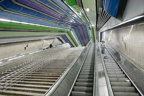 مترو,پله برقی