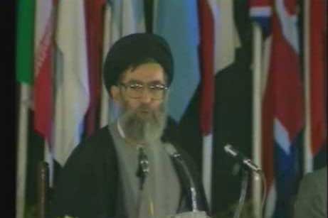 سخنرانی مقام معظم رهبری در کنگره جهانی حافظ در سال1367 +فیلم