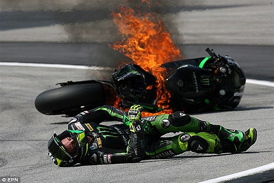 حادثه وحشتناک در رقابت های موتورسواری+عکس