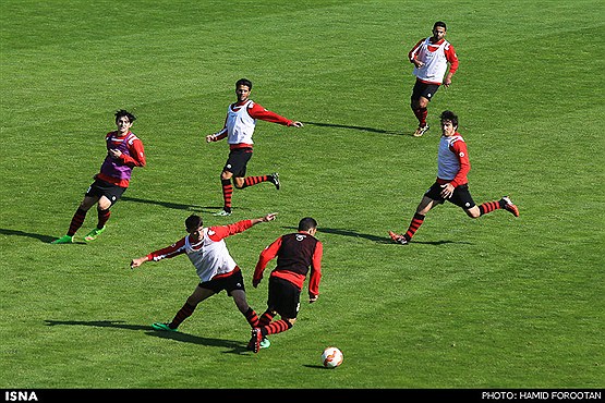 پیروزی تیم ملی با گل‌های آزمون و پورعلی گنجی