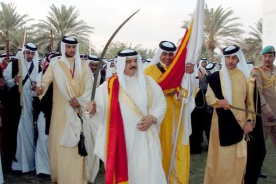 دیکتاتور  بحرین تبرئه فرعون را تبریک گفت