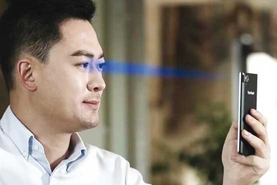 گوشی هوشمند با فناوری اسکن عنبیه چشم