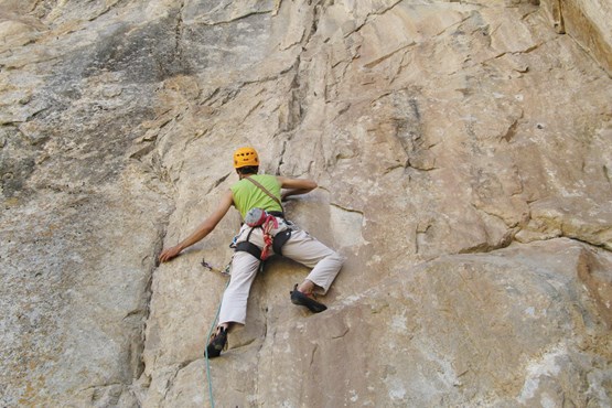 بزرگترین صخره سنگی جهان در منطقه آزاد ماکو آماده ثبت جهانی