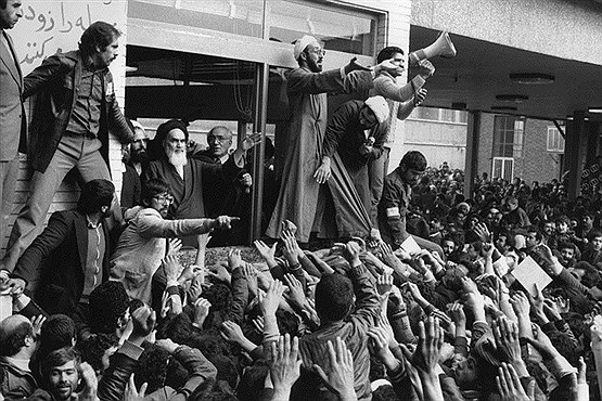 13 بهمن، حرکت مردمی به‌سوی تهران
