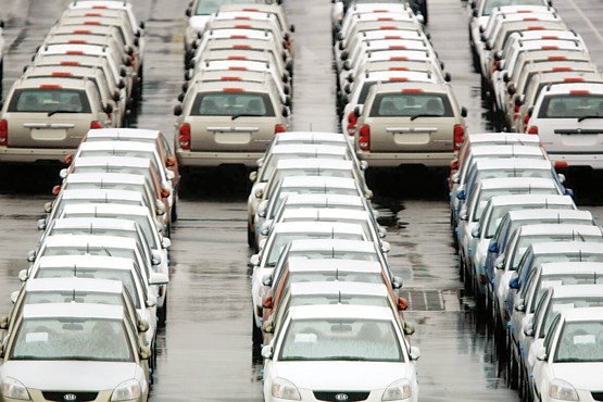 اعطای امتیاز انحصاری واردات خودرو به چند نمایندگی، تخلف است