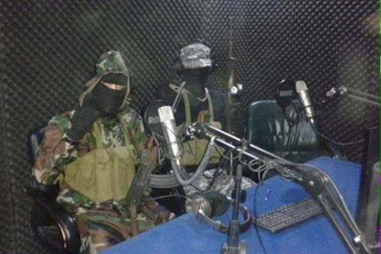 مجری برنامه های زنده داعش در رادیو /عکس