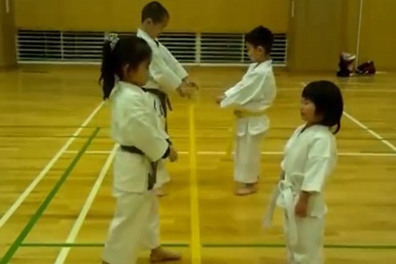 مبارزه نمایشی کاراته کا 3 ساله