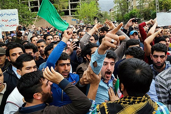 تجمع ۴ ساعته مردم تهران مقابل سفارت عربستان