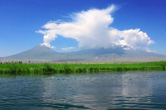 مناظر زیبای چشمه ثریا در ماکو