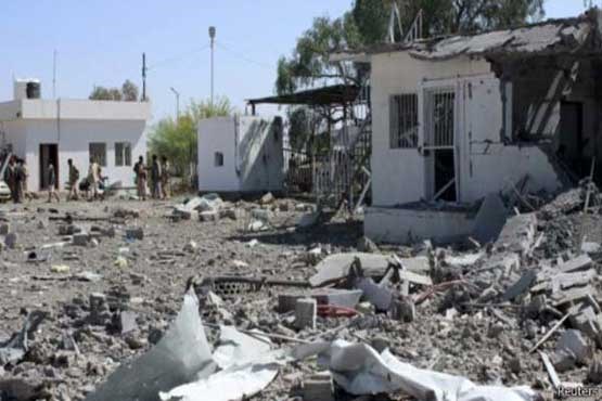 جنگنده های عربستان فرودگاه عدن را بمباران کردند
