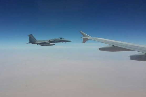 روایت خلبان از تلاش جنگنده‌های سعودی برای فرود هواپیما + عکس