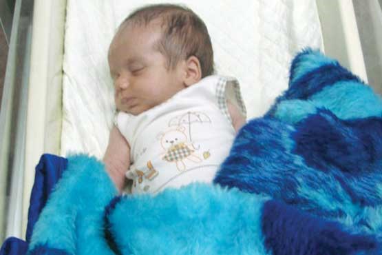 نوزاد 20 روزه پس از شکنجه در پارک رها شد