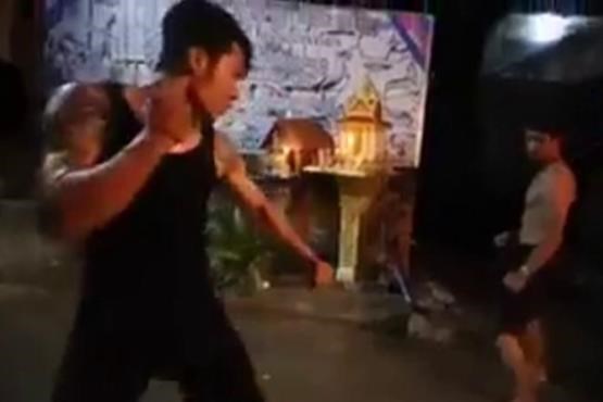 اجرای نمایشی فنون باستانی دفاع شخصی بوکس تایلندی + فیلم