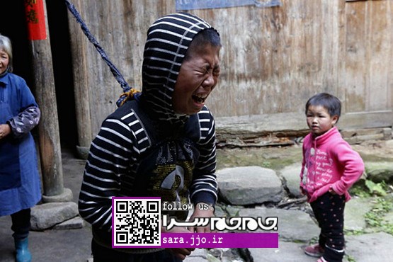 درمان معلولیت به روش خانواده چینی: پسری با قلاده! [عکس]