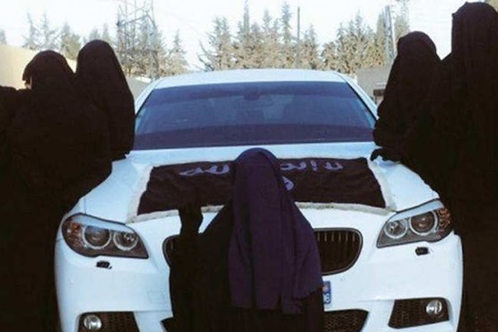 زنان داعشی چگونه دختران را فریب می دهند + عکس