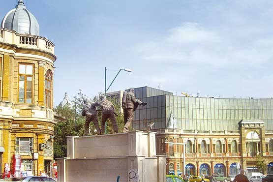 احتمال ریزش بنای تاریخی میدان حسن‌آباد
