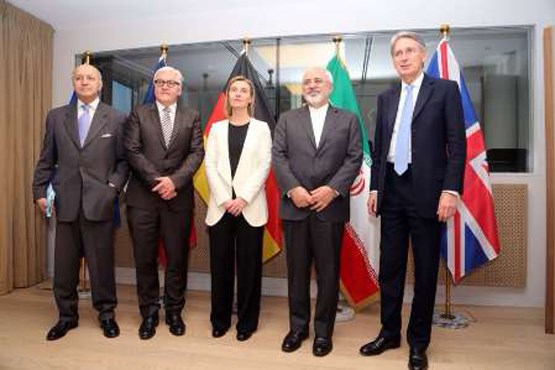 توافق ظریف با سه وزیر اروپایی درباره مذاکرات هسته ای