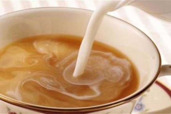 مزایای ریختن شیر در چای