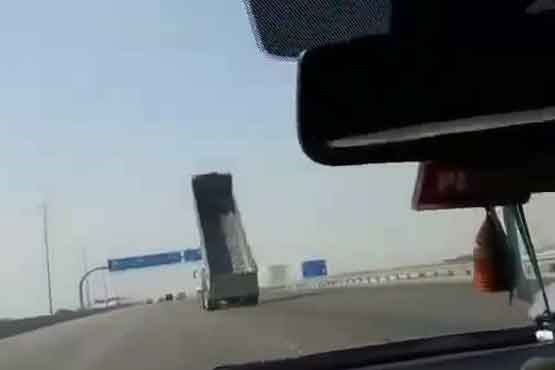 حواس پرتی راننده کامیون سعودی