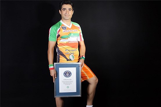 رکورددار ایرانی روپایی در کنار روبرتو کارلوس +عکس