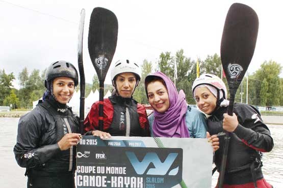 قایق زنان ایرانی در آب‌های خروشان جهان