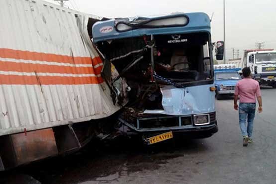 تصادف مرگبار اتوبوس با کامیون + عکس