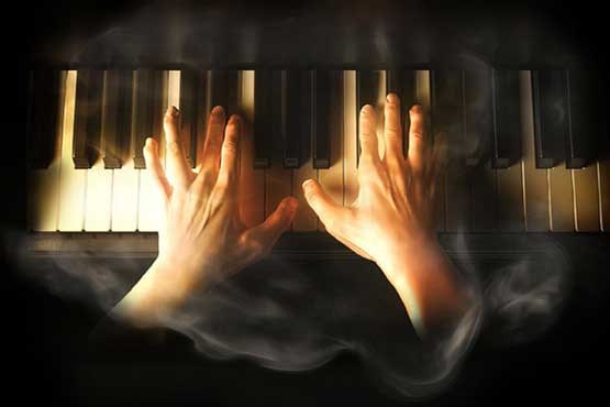تصویر اجرای یک کنسرت ویژه پیانو