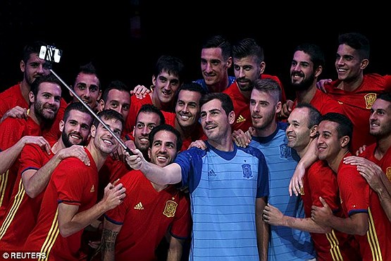 رونمایی از پیراهن تیم ملی اسپانیا، مدل یورو 2016 +تصاویر