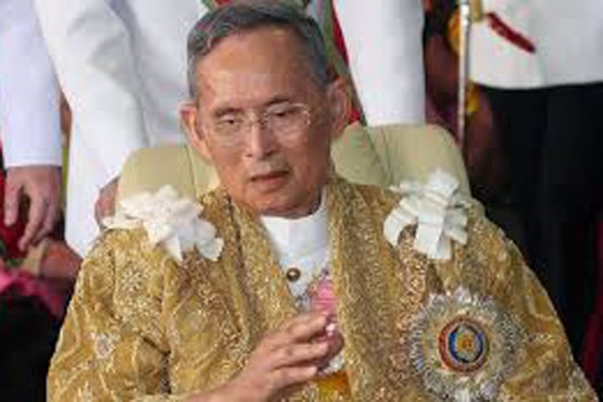 همخوانی 150 هزار نفری به افتخار پادشاه تایلند + عکس