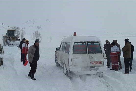 نجات 5 زن باردار کردستانی گرفتار در برف