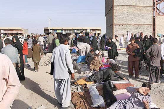 واژگونی کامیون با 100 مرد افغان