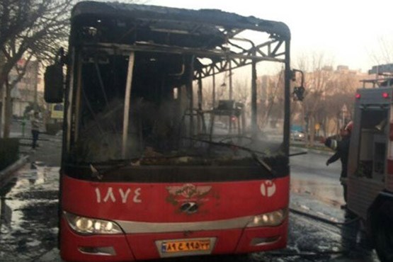 آتش گرفتن اتوبوس شهری در اصفهان+ عکس