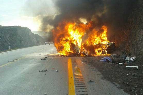 سرنشینان خودرو در آتش سوختند +عکس