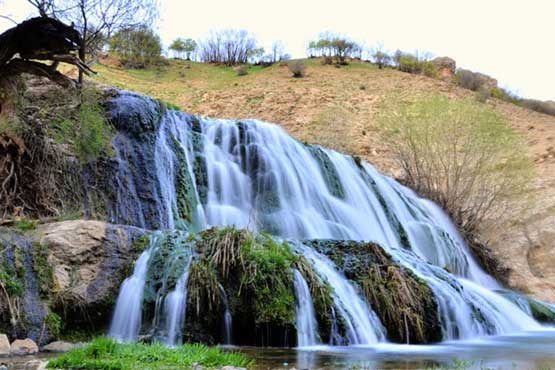 آبشاری زیبا ؛ خفته در طبیعت بکر خرم آباد