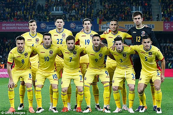 کار بزرگ فوتبالیست های رومانیایی برای مبارزه با ترک تحصیل +عکس