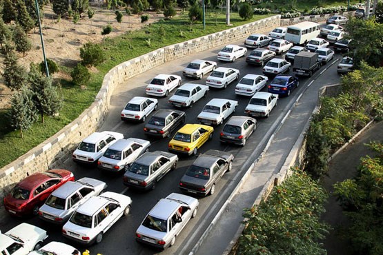 ترافیک در آزادراه تهران - قزوین وجاده چالوس سنگین است