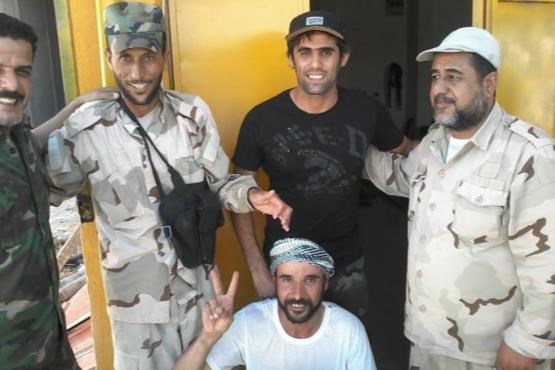 فوتبالیست معروف عراقی در جبهه نبرد علیه داعش
