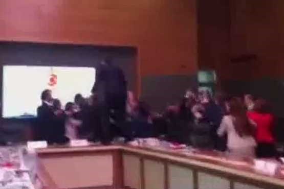 فیلم کتک کاری در پارلمان ترکیه
