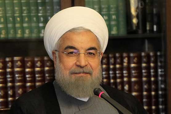 روحانی در لباس احرام + عکس