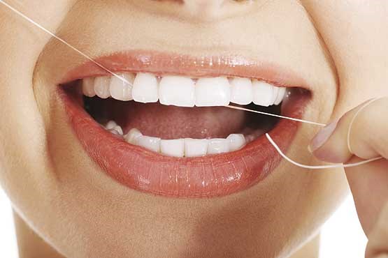 دندان‌های خود را بدون نیاز به دندانپزشک سفید و پر کنید+دستورالعمل