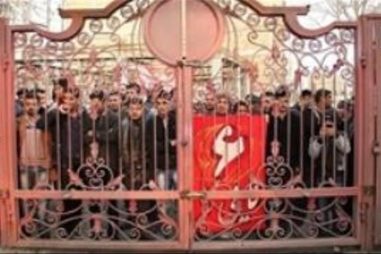 تجمع اعتراض آمیز هواداران سرخ مقابل باشگاه پرسپولیس