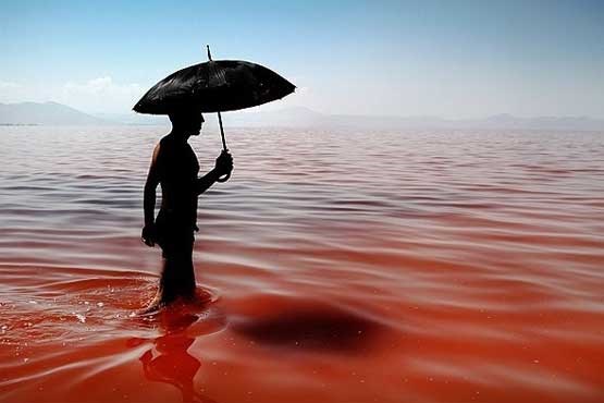 توضیح ناسا درباره قرمز شدن آب دریاچه ارومیه +عکس